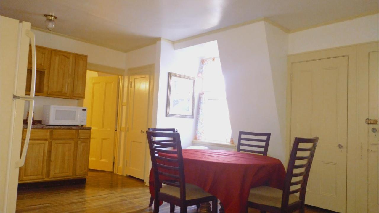 Mini Mansion Near Public Transportation Is The Yellow And House On The Corner Of 8th St And Madison Avenue Homestay
