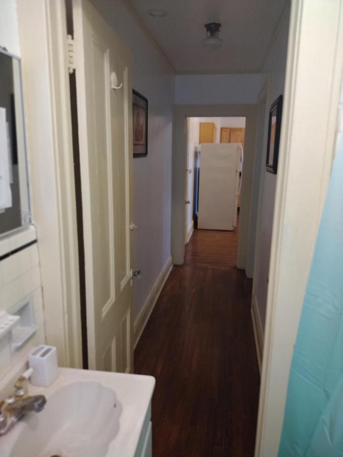 Mini Mansion Near Public Transportation Is The Yellow And House On The Corner Of 8th St And Madison Avenue Homestay