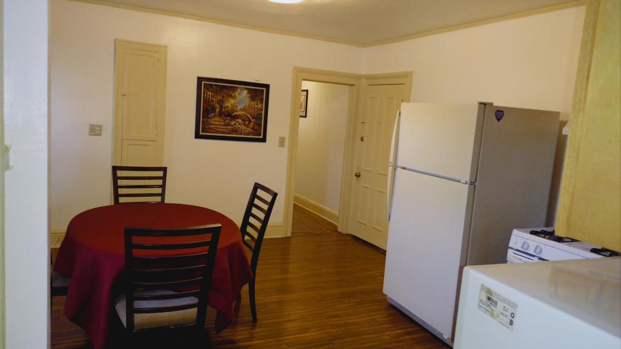 Homestay Mini Mansion Near Public Transportation Is The Yellow And House On The Corner Of 8th St And Madison Avenue *